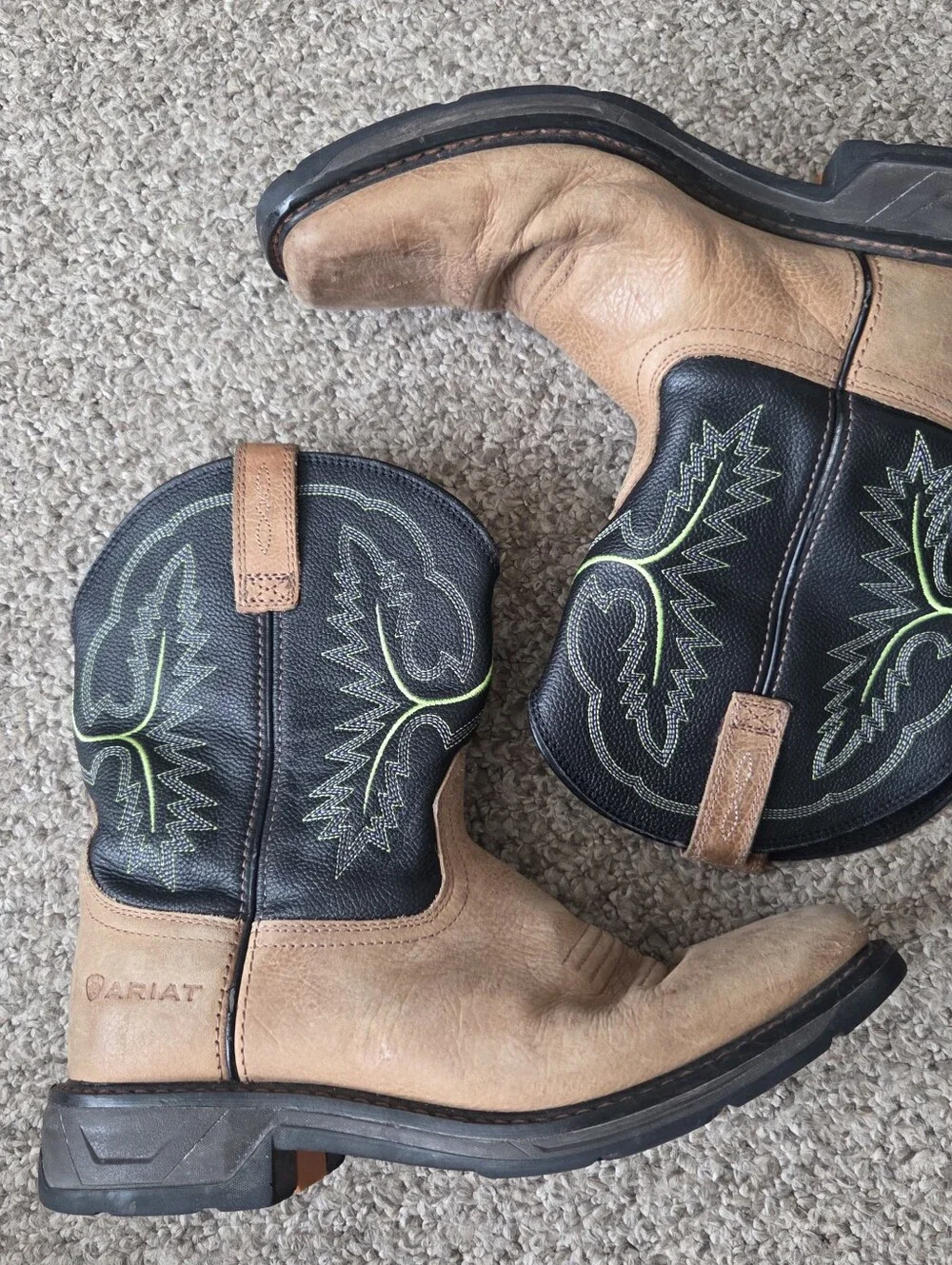 ARIAT Kids Workhog Pull On Boot Boys Size 6 Square Toe Neon Green Stitching